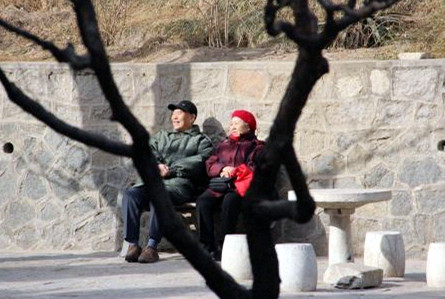 探花视频在线仪叮嘱“别只顾着补钙，还要每天多晒晒太阳！”