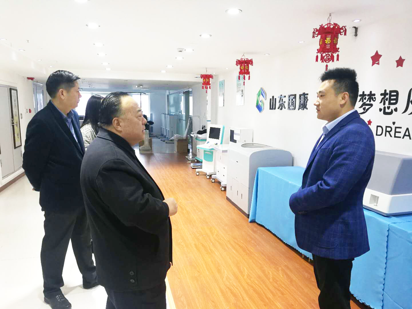 枣庄市薛城区区长张伟来山东探花视频在线版播放免费观看公司实地考察