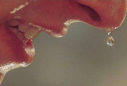 探花视频在线检测仪阐述夏天吹空调也会有“浑身冒凉风”小心患骨质疏松