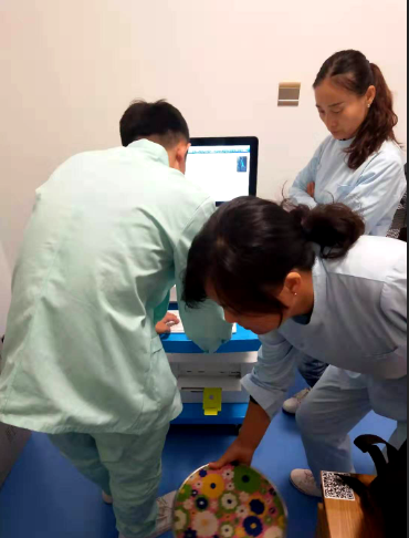 儿童探花视频在线仪走进童宜康儿童保健按摩中心专业给婴幼儿童做检测的保健中心